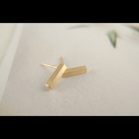 NEW Mini Gold Bar Earrings - Picture 2 of 2